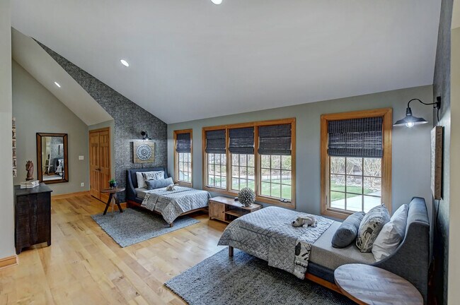 Building Photo - 136 Bridlewood Dr