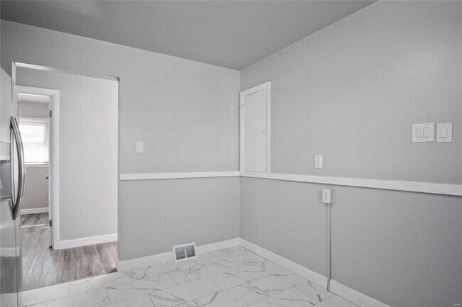 Building Photo - Fantastic 3bd/1ba home! Coming soon!