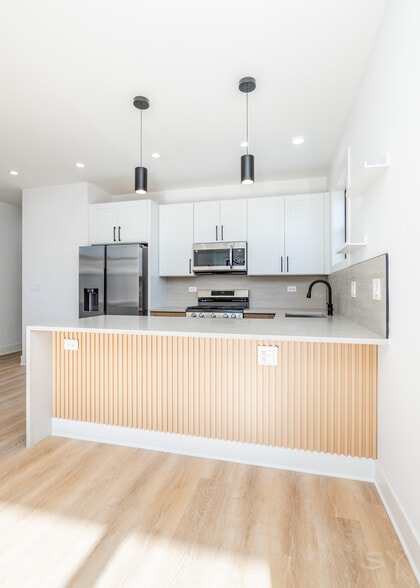 Building Photo - 3218 W Polk St