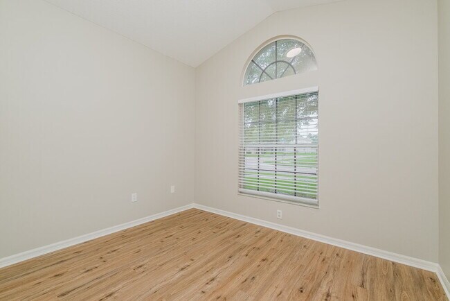 Building Photo - 1046 Crimson Clover Ln