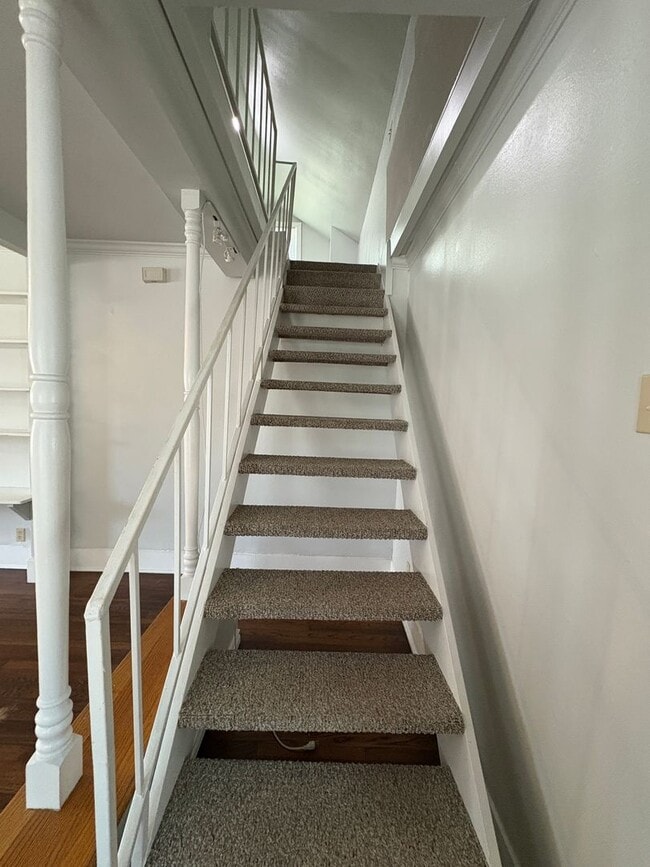 Building Photo - Charming 3 Bed | 2 Bath Home Near UT & Downtown Austin – Classic Character Meets Prime Location!