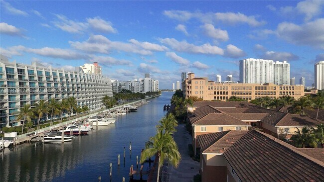 Building Photo - 2941 NE 185th St