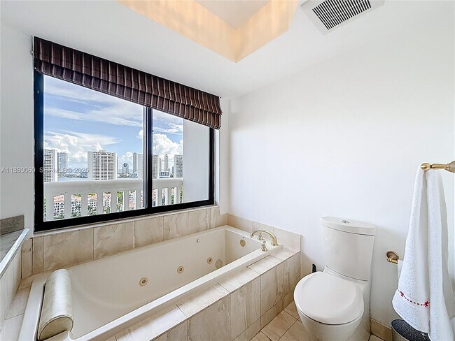 Building Photo - 1000 W Island Blvd