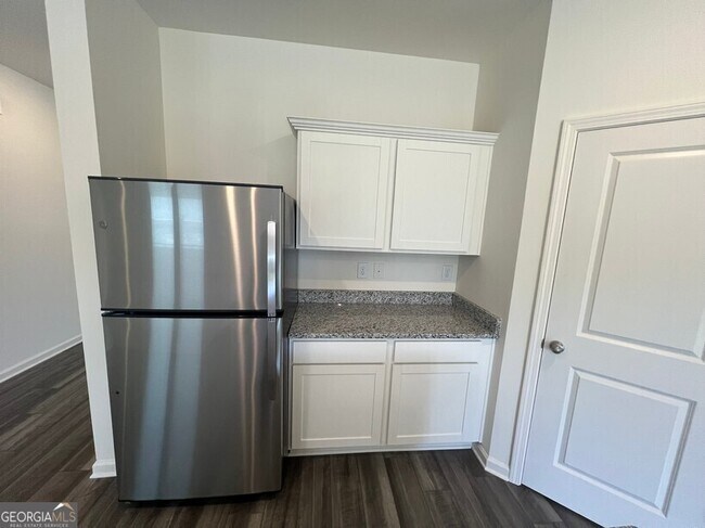 Building Photo - 7760 Sudbury Cir