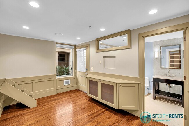 Building Photo - Pacific Heights: Remodeled Bi-Level Condo ...