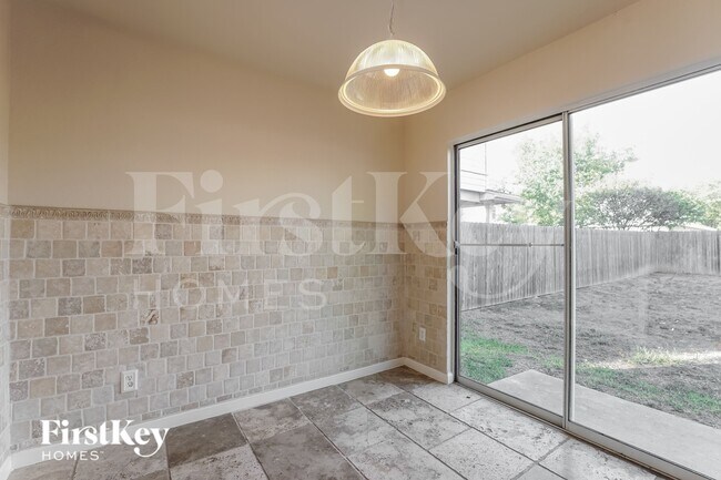 Building Photo - 10519 Marengo Ln