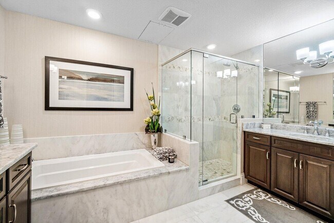 Building Photo - 342 Bay Colony Dr N