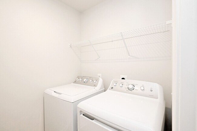 Building Photo - New Dog-Friendly Greene Co Townhome - Be The First To Live Here!