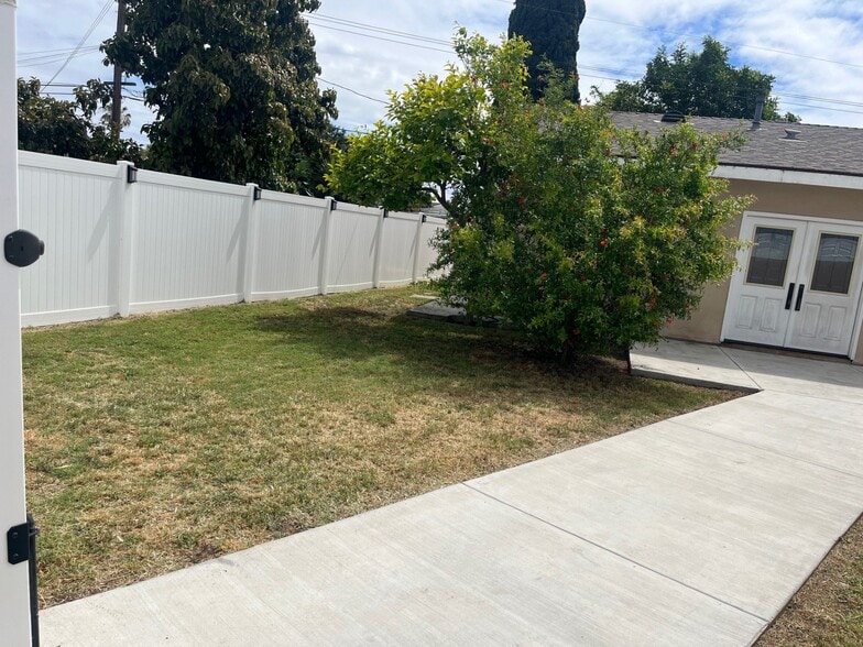 Building Photo - 12225 Brookhaven Park