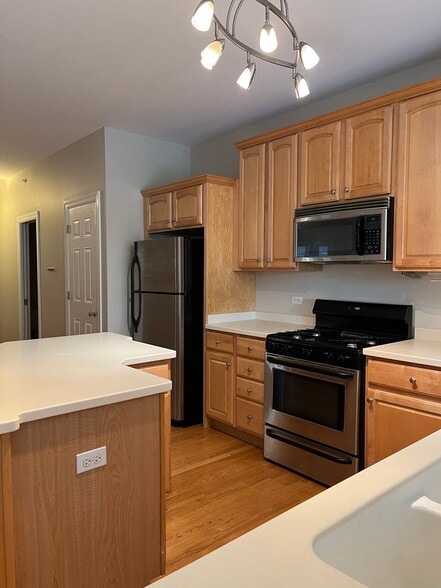 Building Photo - 1531 Queen Ann Ln