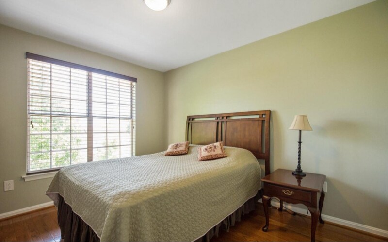 Building Photo - 2333 Massanutten Dr