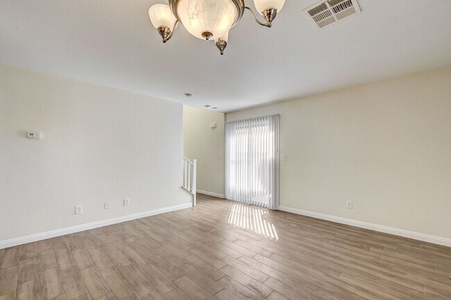 Building Photo - Single-Family Home in a Cul-de-Sac 3BD/2.5BA – Freshly Updated & Move-In Ready!