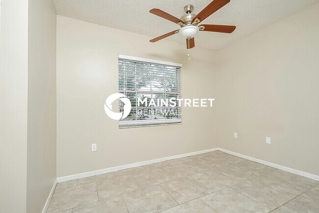 Building Photo - 3 Bedroom Pet-Friendly Home in Lakeland, FL with Main Street Renewal