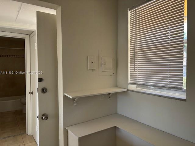 Building Photo - 20200 NE 27th Ct