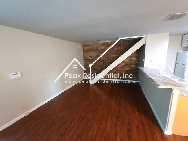 Building Photo - Updated 2bd/1ba Foothill Farms Condo with Carport