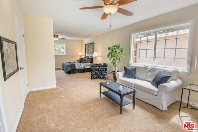 Building Photo - 7830 W 83rd St