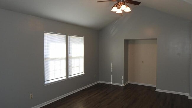 Building Photo - 621 N Downey Ct