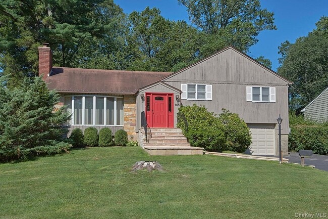 Building Photo - 185 Pinewood Rd