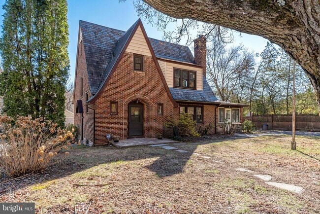 Building Photo - 20 Easton Rd