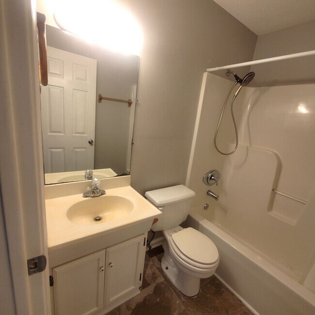 Building Photo - Cozy 1 bedroom