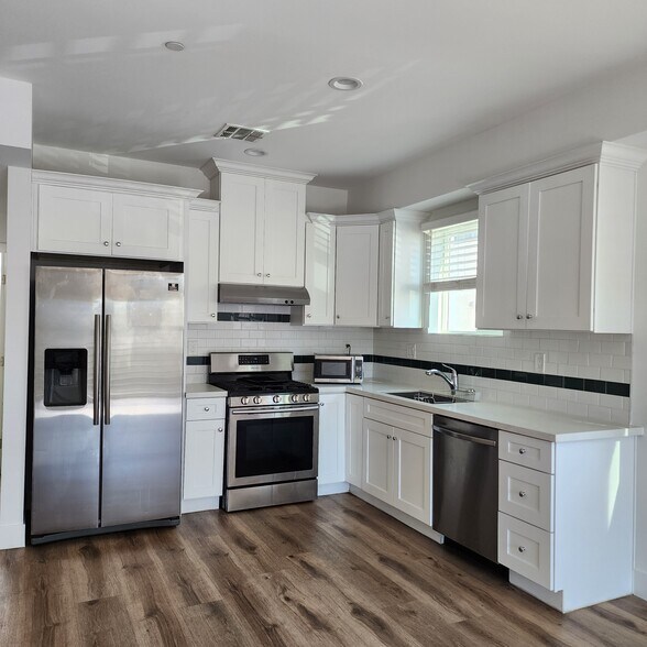 Building Photo - 14427 Tiara St