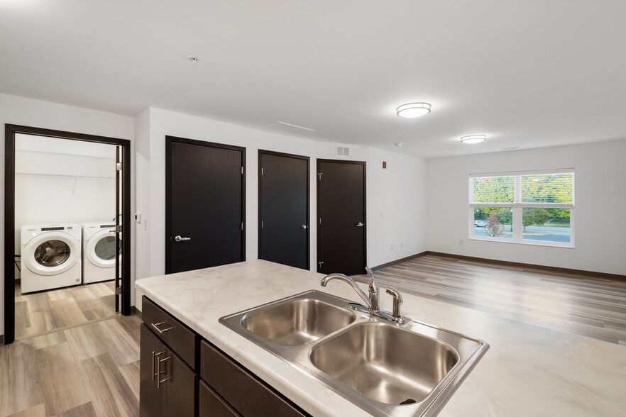 Building Photo - Tyden Lofts