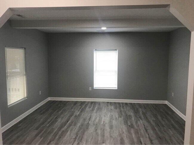 Building Photo - 1229 Bell St