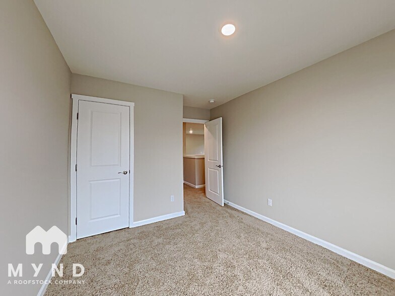 Building Photo - 15516 NE 72nd Way