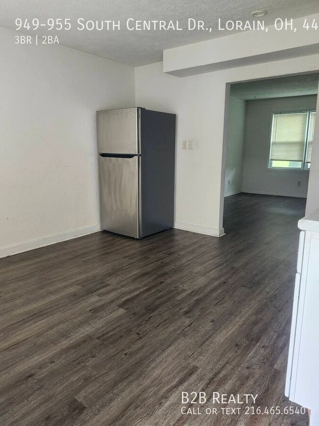 Building Photo - 949-955 South Central Dr., Lorain, OH, 440...