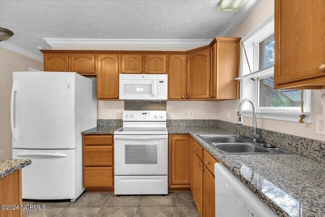 Building Photo - 3075 McCall St SW