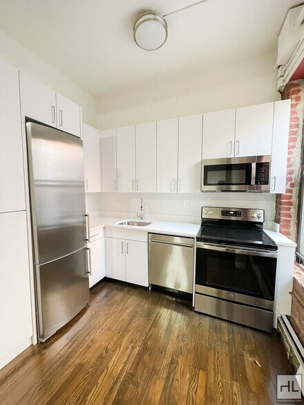 Building Photo - BROADWAY