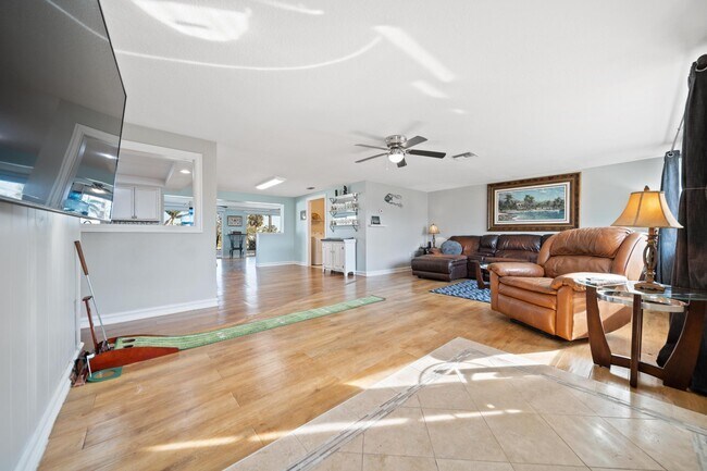 Building Photo - 121 Carlisle Ave NW