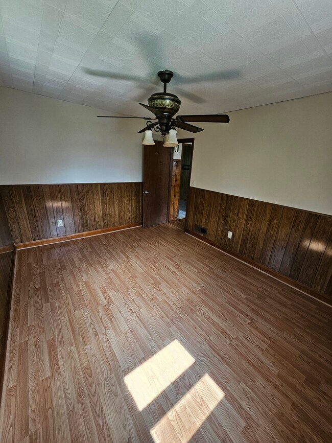 Building Photo - 301 College Ave