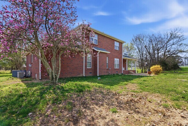 Building Photo - 1.25 ACRES IN THE GLADE! - 4 Bed, 3.5 Bath, 3250 sqft Home in Mt. Juliet (Gladeville)