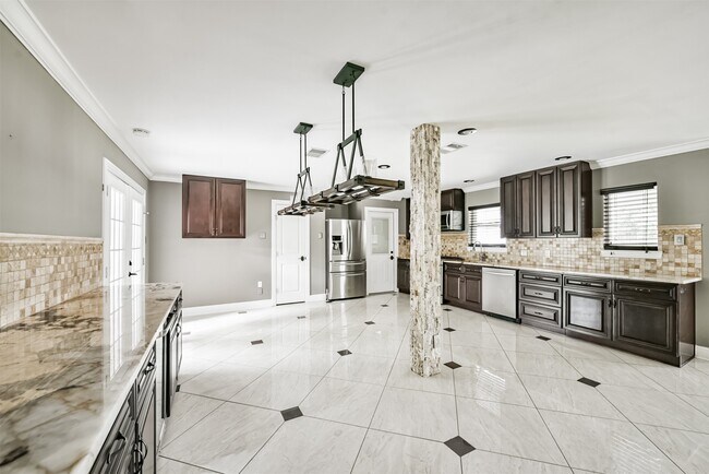 Building Photo - 6833 Concho St