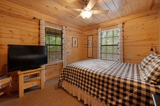 Building Photo - 206 Orca Rd