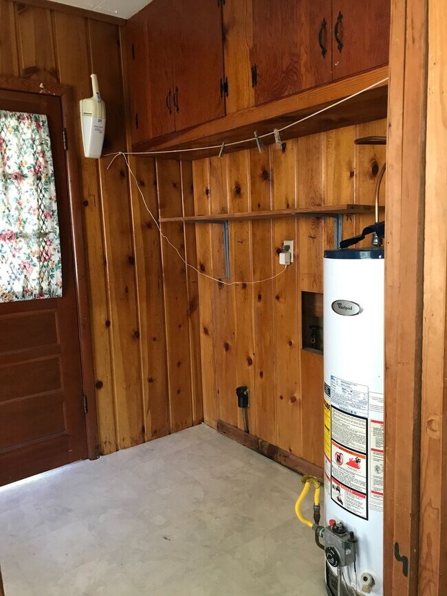 Building Photo - 1004 Maplewood Ave