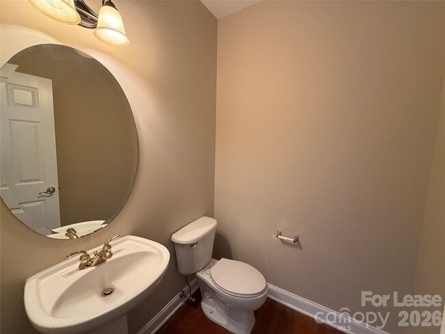 Building Photo - 3993 Lake Shore Rd S