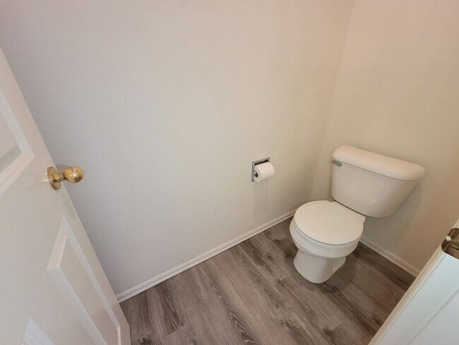 Building Photo - Charming Sammamish Home | 3 Bed + 2.5 Bath