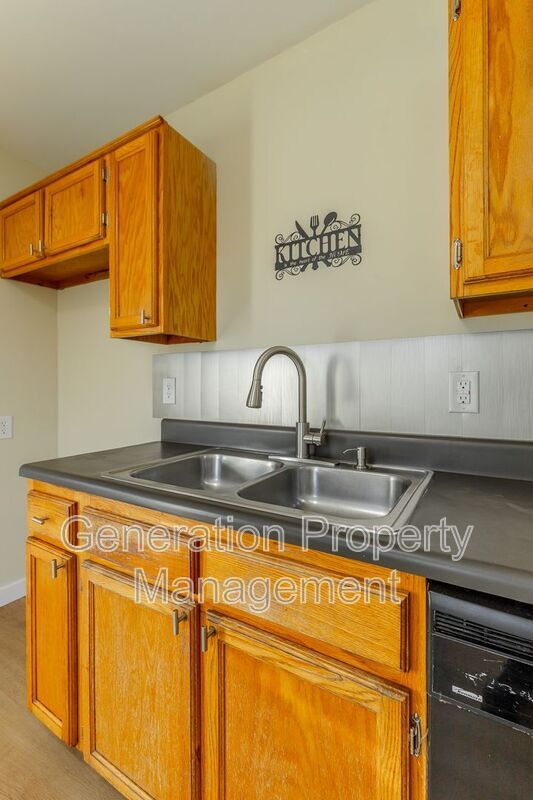 Building Photo - 2205 E 12th St