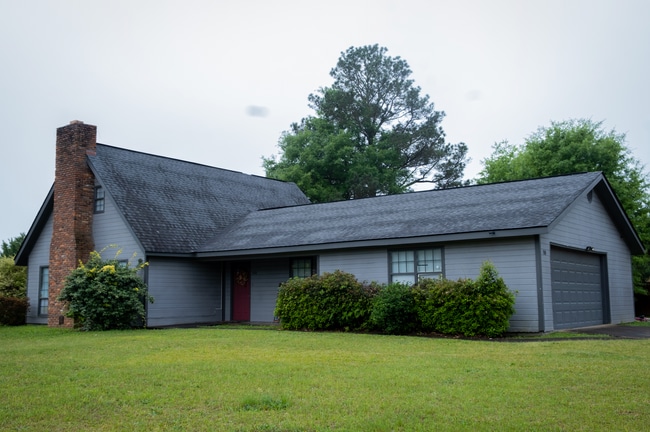 Building Photo - 300 Esplanade Dr