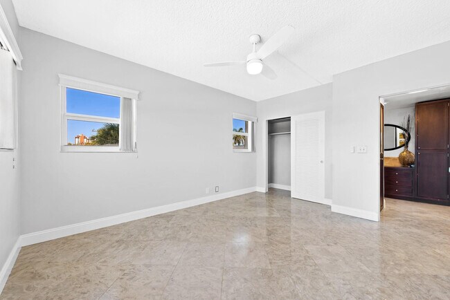 Building Photo - 3003 Terramar St