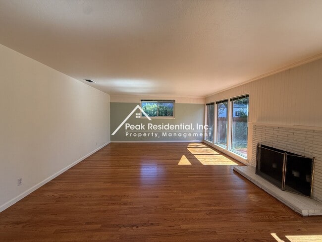 Building Photo - 4301 Cottage Way