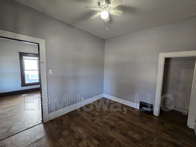 Building Photo - 208 Clay St