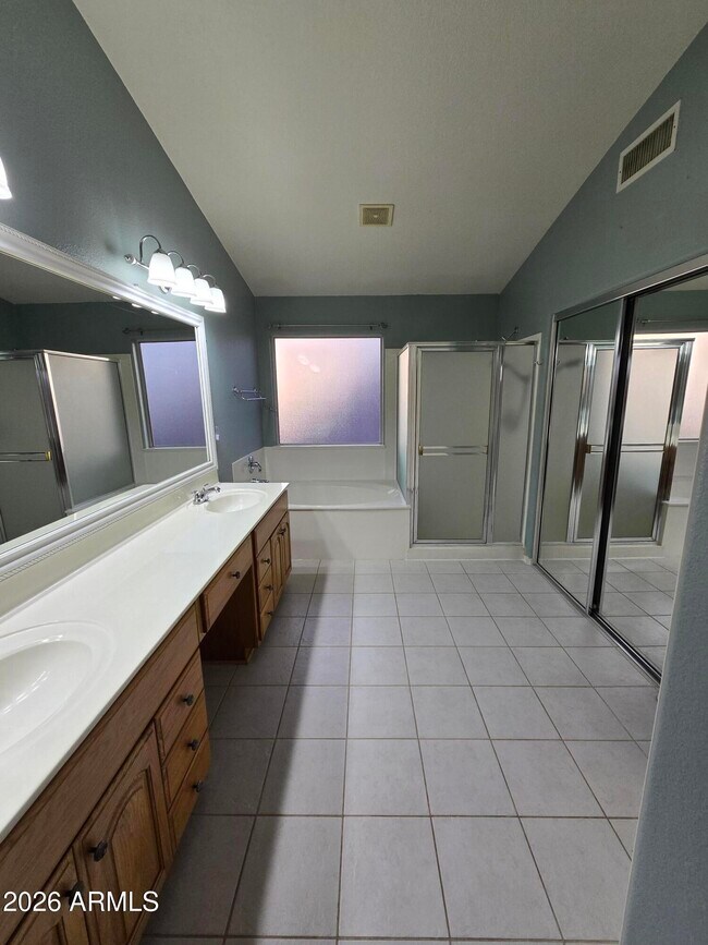 Building Photo - 14307 W Piccadilly Ave