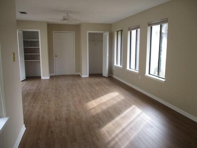 Building Photo - 700 Bay Dr