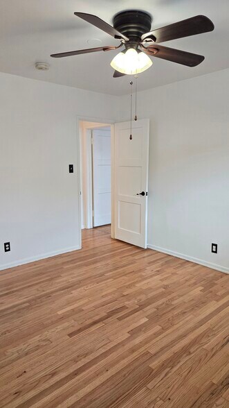 Building Photo - 3552 Locke Ave