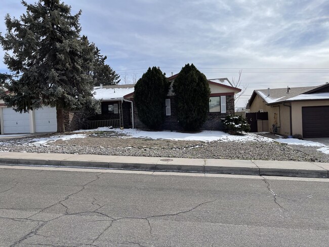 Building Photo - 12204 Baja Dr NE