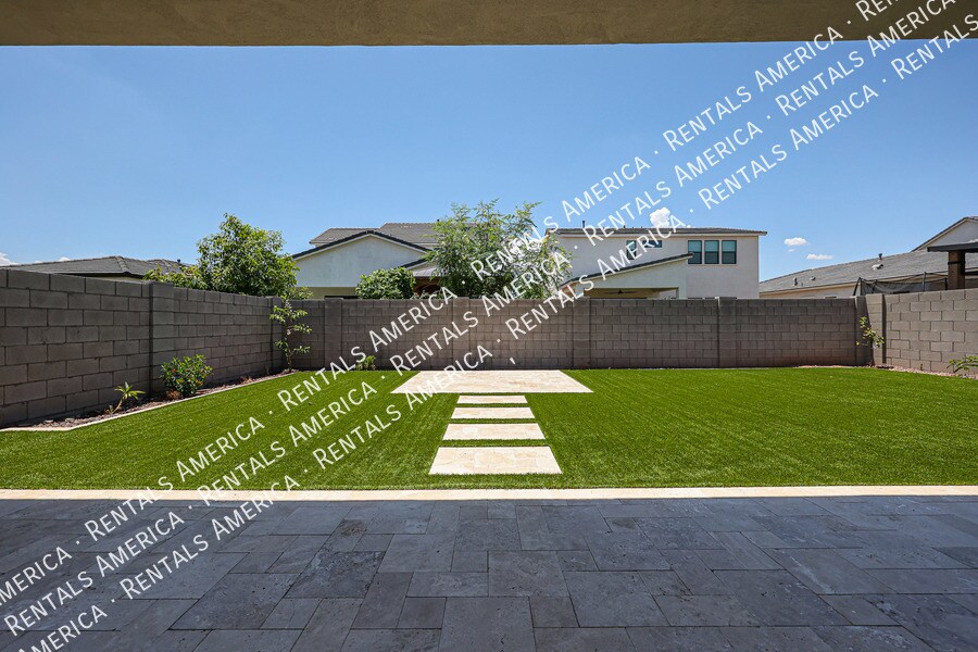 Building Photo - 10031 E Toledo Ave