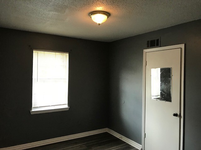 Building Photo - Awesome Northaven home for rent! Coming available soon!!